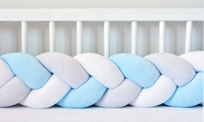 Бортик в кроватку Хатка Косичка Белый-Голубой-Пепельный 180 см половина кроватки