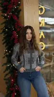 Светр жіночий в'язаний теплий з геометричним принтом код П1088