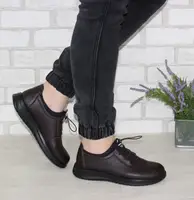 Бордовые женские туфли на бордо.