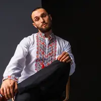 Вышиванка Moderika Назар белая с красным орнаментом