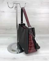 Жіноча сумка Чи чорного кольору з червоним