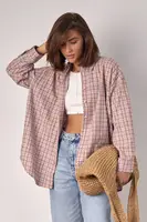 Жіноча сорочка в клітинку oversize фасону - пудра цвет, M