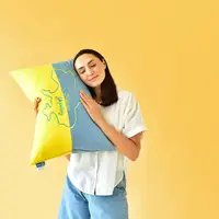 Подушка декоративна 45х65 см IDEIA Обійми Україну патріотична жовто-синя антиалергенна з вишивкою