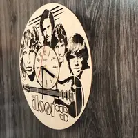 Бесшумные настенные часы из дерева «The Doors»