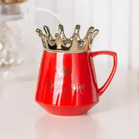 Чашка керамическая Queen of Everything 400мл с крышкой и ложкой Красный