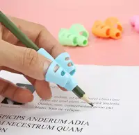 Держатель насадка набор 4 шт на ручку для коррекции письма SUNROZ обучающий тренажер для почерка M7