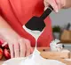 Лопатка для теста угловая KitchenAid Classic KHH031OHOBE 30 см черная