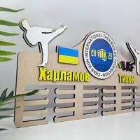 Тримач для медалей Тхеквондо, дерев'яна іменна медальниця з логотипом клубу