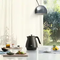 Электрочайник DeLonghi Ballerina KBD-2001-BK 1.7 л