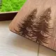 Деревянная квадратная коробочка для колец с мхом