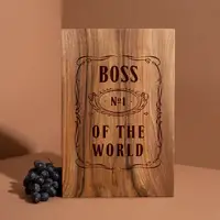 Доска разделочная M "Boss №1 of the world" из ореха