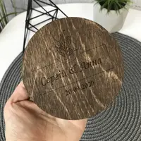 Деревянная коробочка для обручальных колец с мхом