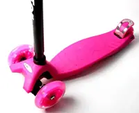 Детский самокат Scale Sports MAXI, колеса PU со светом. Pink (874770534)