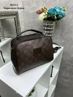 Коричневі літери — молодіжний каркасний клатч з двома блискавками 0334-2