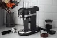 Кавоварка рожкова Ardesto YСM-E1502 1350 Вт чорна