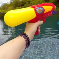 Водний пістолет з накачуванням (32 см.), червоний