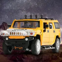 Модель автомобіля Hummer H2 із металу 1:24. Металева машинка Хаммер H2 жовта, звук мотора та світло фар