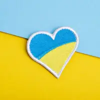 Шеврон на липучці прапор України 6х6,5 см у формі серця, вишитий патч нашивка