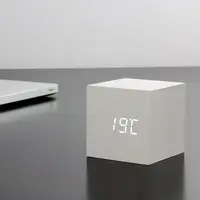 Смарт-будильник на аккумуляторе Gingko WOODEN CUBE, белый