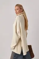 Жіночий свитер oversize з коміром на блискавці - бежевий колір, M