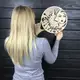 Дизайнерские настенные часы из дерева в салон красоты