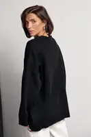 Жіночий однотонний джемпер oversize крою - чорний колір, M