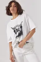 Однотонна футболка oversize з контрастним принтом добермана - білий цвет, ONE SIZE
