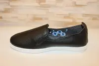 Сліпони жіночі чорні з вишивкою Т1693