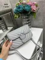 Серый - молодежный стильный стеганый каркасный качественный клатч под клапаном 0455