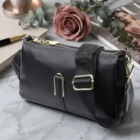Женская сумка с металлическим украшением посередине из натуральной кожи Vintage 22607 Черная