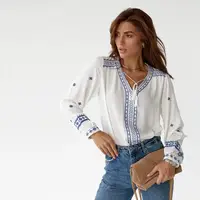 Женская блуза Moderika Арина с нежной вышивкой M