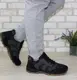 Мужские комфортные серые кроссовки на сером шнуровке.