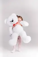 Мишка с сердечком Yarokuz Джон 110 см Белый