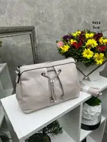 Беж - стильна блискуча молодіжна сумочка на три відділення під однією блискавкою (0414)