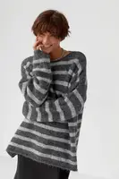 Тепла в'язана кофта oversize у смужку - сірий цвет, ONE SIZE