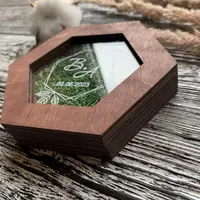 Весільна коробка для обручок з мохом, іменна коробочка з дерева для обручок на розпис, дерев'яна підставка під обручки
