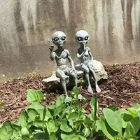 Фігурки прибульців RESTEQ 2 шт по 15 см — декоративні статуетки у стилі Sci-fi для інтер'єру дому, офісу чи на подарунок