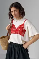 Футболка oversize прикрашена принтом у вигляді мереживного ліфа - бежевий цвет, S