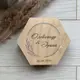 Свадебная деревянная коробочка для колец с синим стабилизированным мхом
