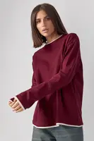 Жіночий лонгслів oversize з контрастною окантовкою по краях - бордо цвет, S