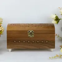 Шкатулка Дерев'яна різблена горіх 21*11 см Гранд Презент СДАР 018Г