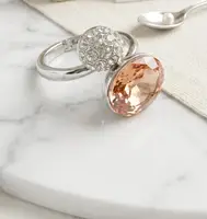 Кольцо женское с кристаллом цвета шампанского код 473