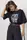 Однотонна жіноча футболка oversize з контрастним написом - чорний цвет, ONE SIZE