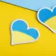 Шеврон на липучке флаг Украины 6х6,5 см в форме сердца вишитий патч нашивка