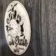Круглые часы из дерева на стену «Скейтбординг»