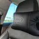Набор кожаных подушек Audi + брелок в подарок, подушки на подголовник в авто.