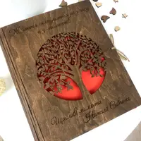 Дерев'яна книга для фото та записів із іменним гравіюванням на замовлення