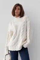 Вязаный свитер с косами oversize - кремовый цвет, S