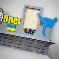 Велика іменна медальниця Тхеквондо, тримач для медалей та кубків з логотипом клубу та фоторамкою