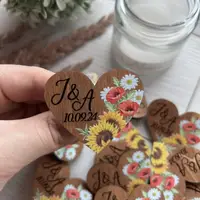 Весільні бутоньєрки в українському стилі з ініціалами молодят, бутоньєрки на українське весілля принт соняшник та мак